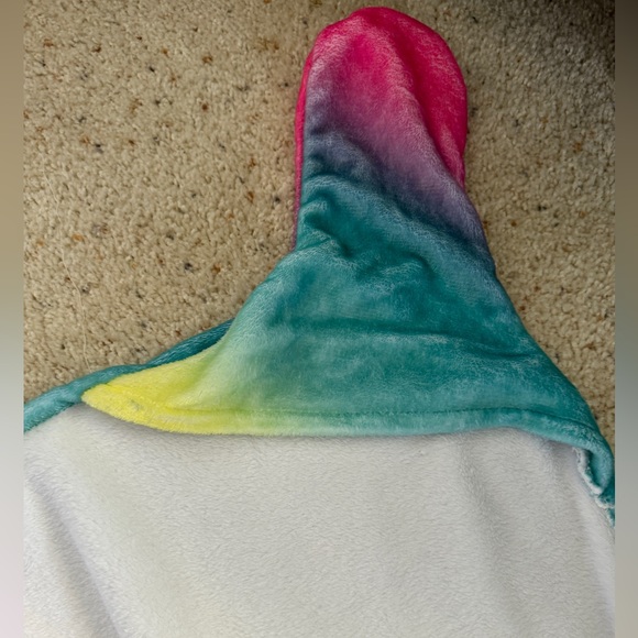 Justice One Size Hooded Llamacorn Blanket Neon Rainbow Silver on wings - Picture 4 of 6